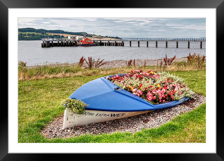 Life Boat on Broughty Ferry  Framed Mounted Print by Valerie Paterson