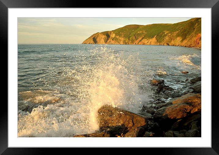  Splash! Framed Mounted Print by graham young
