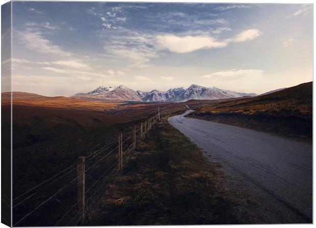  Road to Cuillin mountains. Canvas Print by andrew bagley