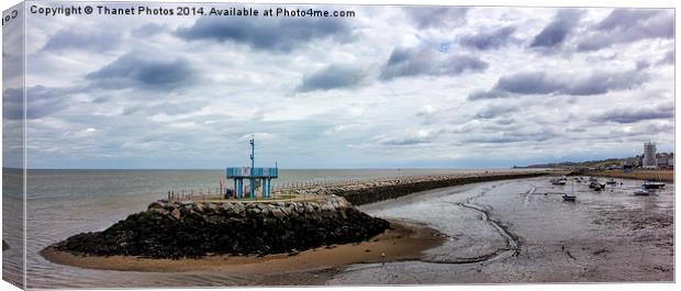  Herne bay  Canvas Print by Thanet Photos