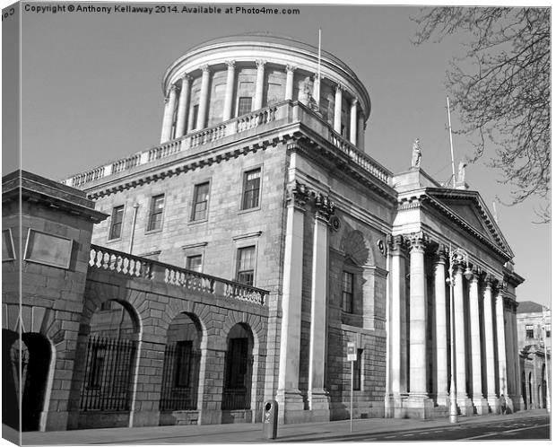THE FOUR COURTS DUBLIN  Canvas Print by Anthony Kellaway