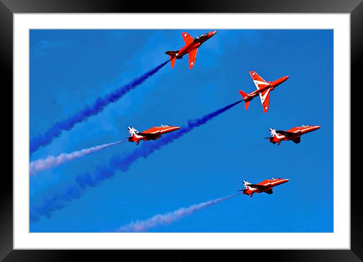   red arrows display team at seaburn air show 2014 Framed Mounted Print by eric carpenter