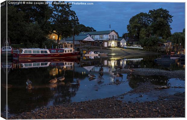  low tide at eel pie Canvas Print by mike cooper