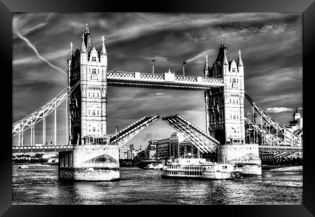 Tower Bridge London and the Dixie Queen Framed Print by David Pyatt