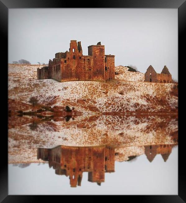 winter crichton castle Framed Print by dale rys (LP)