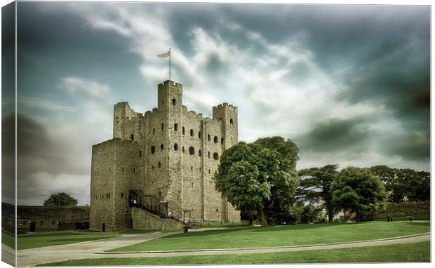  Rochester Castle Canvas Print by Rob Toombs