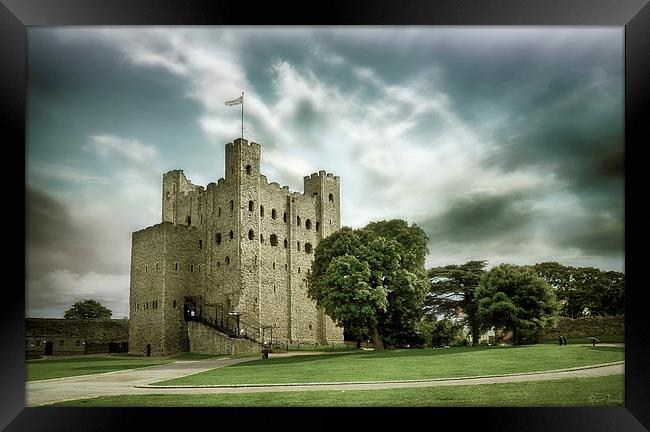  Rochester Castle Framed Print by Rob Toombs