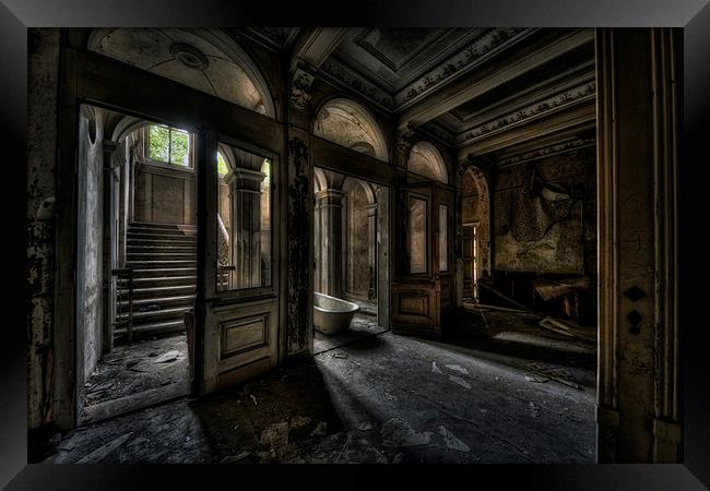  Mansion le ghoul Framed Print by Jason Green