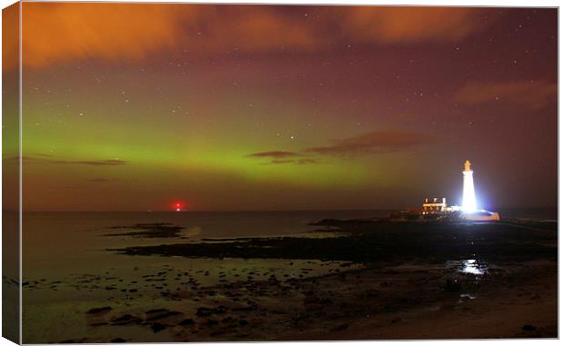  St Marys, Northern Lights. Canvas Print by Toon Photography