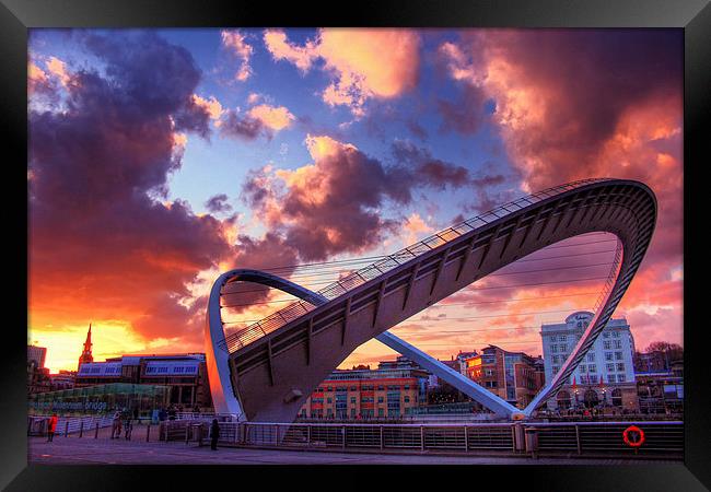  The Millennium Bridge, Sunset. Framed Print by Toon Photography
