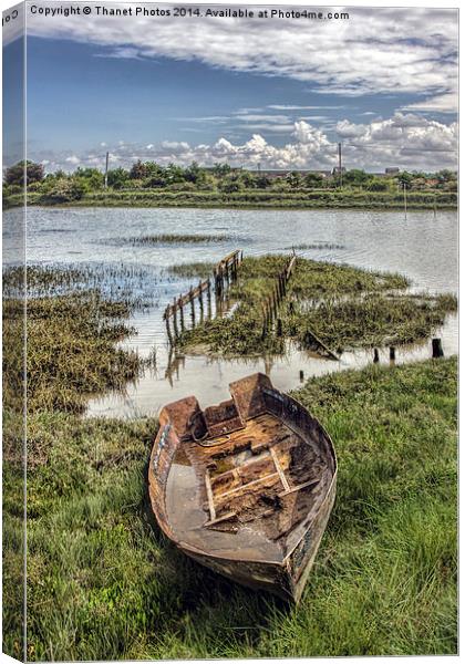  old boat at oare marshes  Canvas Print by Thanet Photos