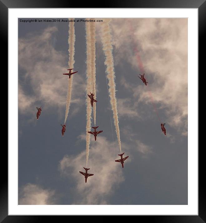 The Red Arrows spaghetti break Framed Mounted Print by Ian Hides