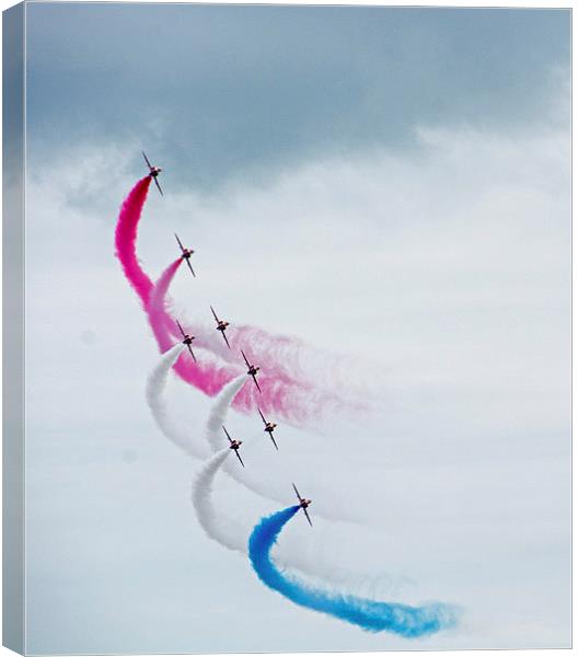  Red Arrows at Bournemouth (2) Canvas Print by Geoff Storey