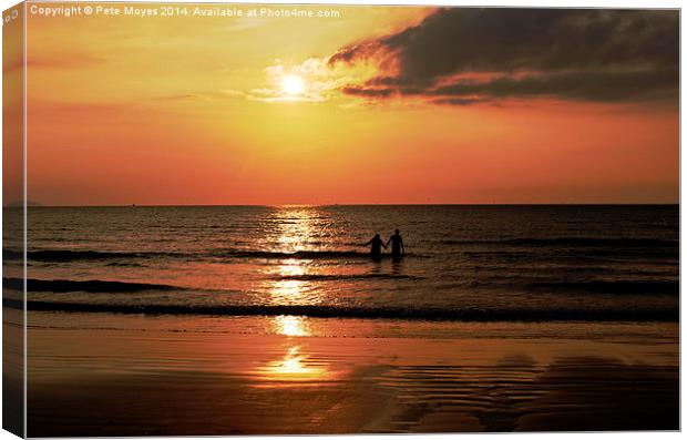 Sunset Dip  Canvas Print by Pete Moyes