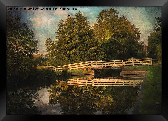  The Swing Bridge At Sulhamstead Framed Print by Ian Lewis