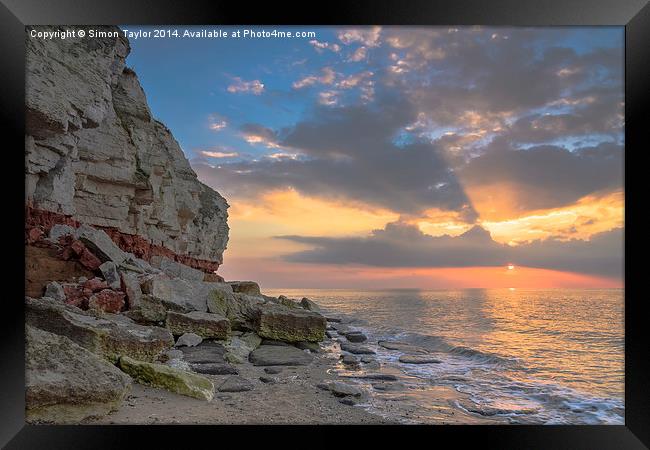  Hunstanton sunset cliffs Framed Print by Simon Taylor