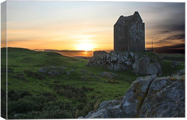 Smailholm Tower Sunset Canvas Print by Gavin Liddle
