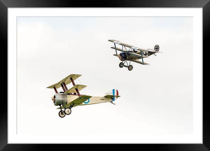First World War aerial dogfight Framed Mounted Print by Gary Eason