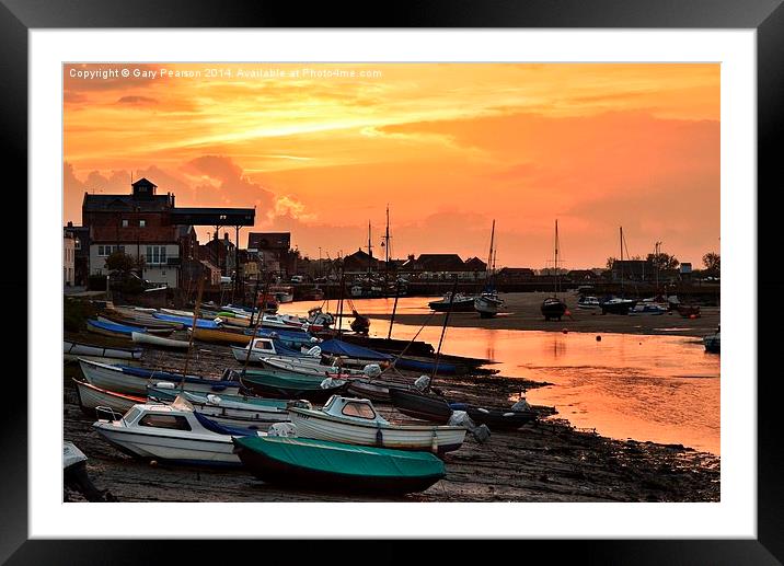  Sunset over Wells harbour Framed Mounted Print by Gary Pearson