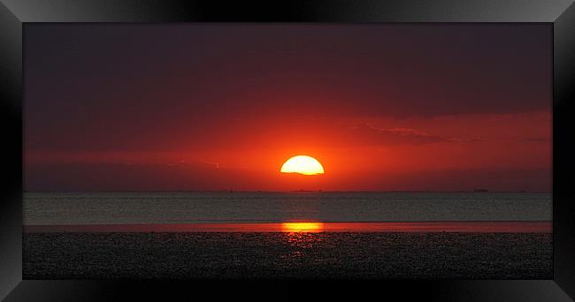  Heacham Sunset 040814 Framed Print by Alan Simpson