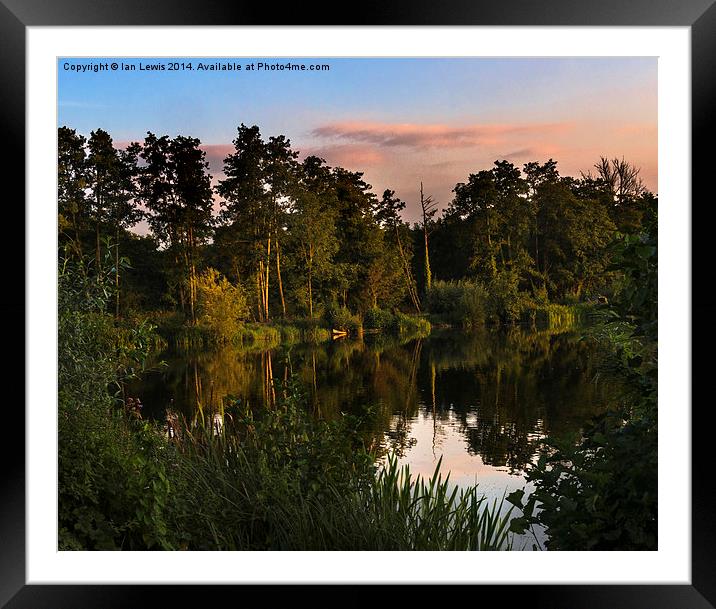  September Sunset Framed Mounted Print by Ian Lewis