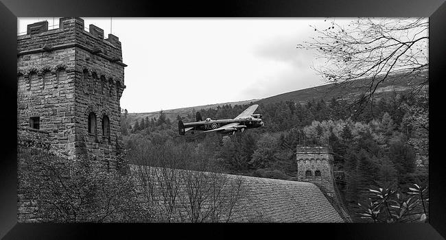 Lancaster PA474 at the Derwent Dam black and white Framed Print by Gary Eason