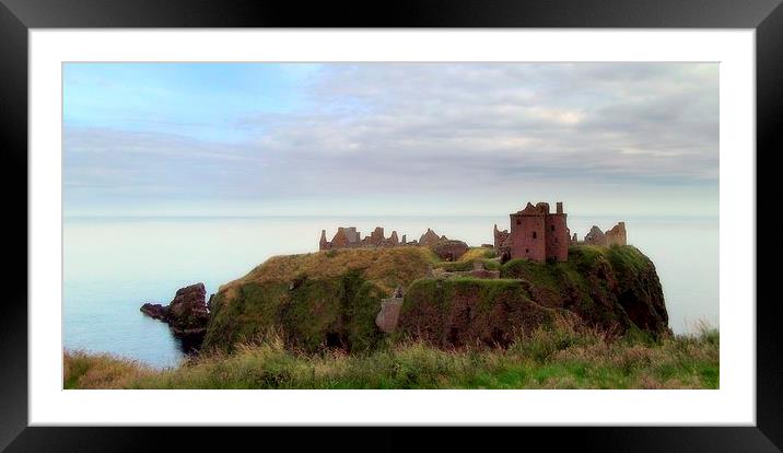  dunnottar castle Framed Mounted Print by dale rys (LP)
