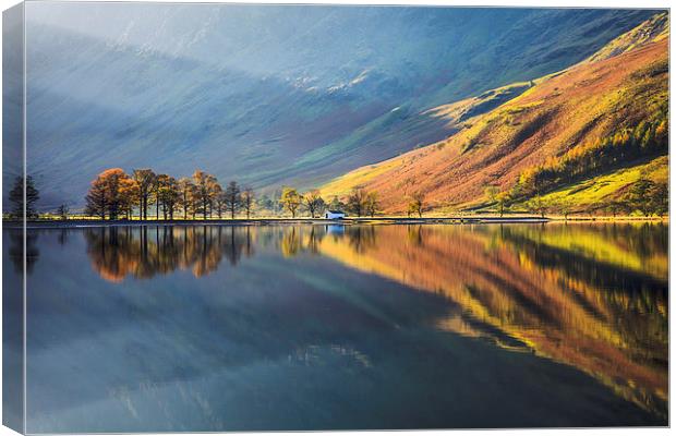 Shafts of Light (Buttermere) Canvas Print by Andrew Ray