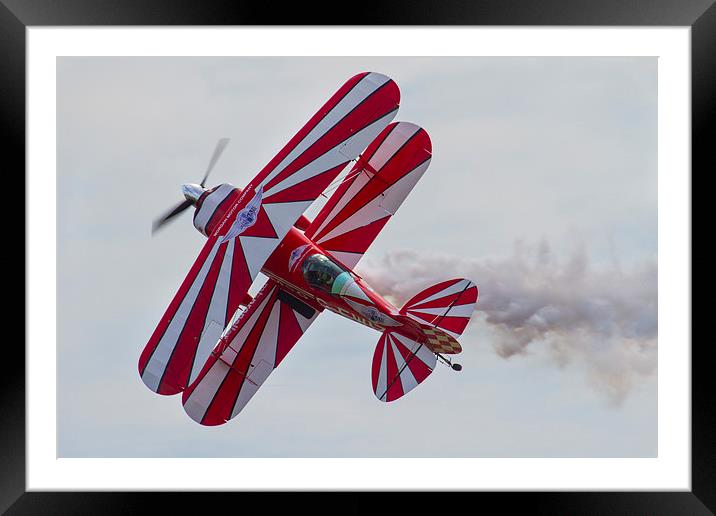 Pitts Special knife edge pass Framed Mounted Print by Oxon Images
