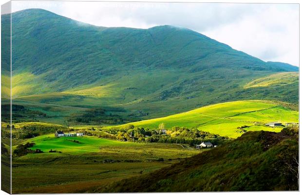  Mountains on the Ring of Kerry Canvas Print by Gisela Scheffbuch