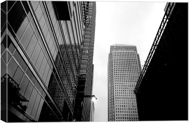  Canary Wharf, London. Canvas Print by Jeremy Moseley