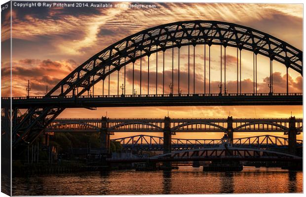 Tyne Bridge Sunset Canvas Print by Ray Pritchard