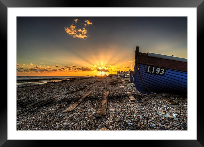  Worthing sunset and fishing boat Framed Mounted Print by Simon West