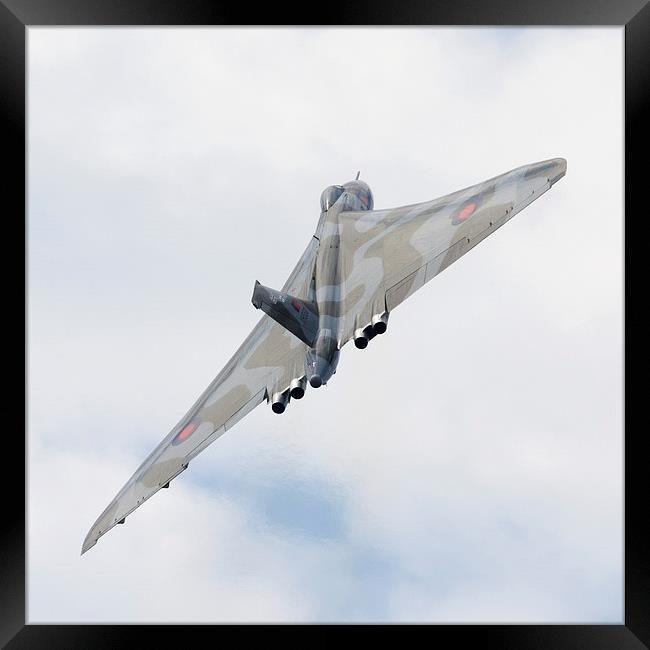  Vulcan XH558 display Framed Print by Andrew Richards