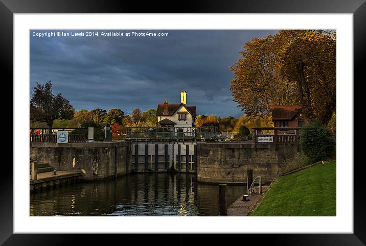  Goring Lock in Autumn Framed Mounted Print by Ian Lewis