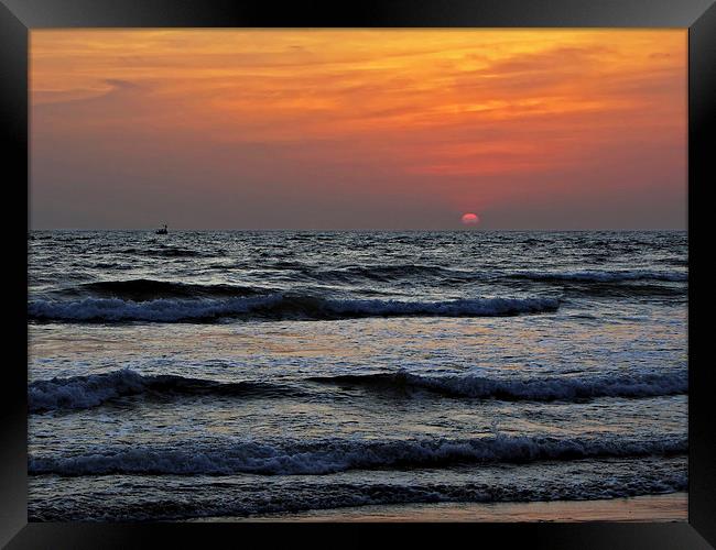  Sunset in Arabian Sea Framed Print by Lalam M