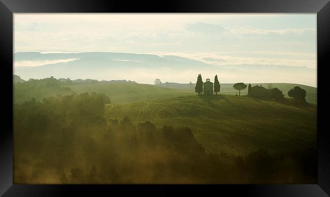  Tuscan chapel  Framed Print by Dave Wragg