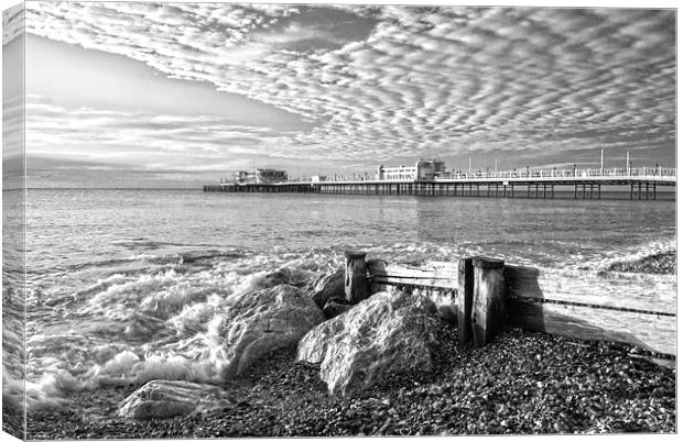  Worthing Beach West Sussex Canvas Print by Clive Eariss