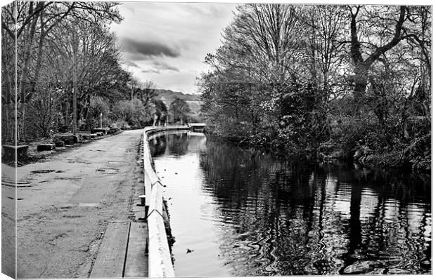 Leeds Liverpool Canal Canvas Print by Darren Smith