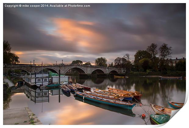  sunrise on the Thames Print by mike cooper