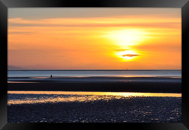  sunset at another place Framed Print by sue davies