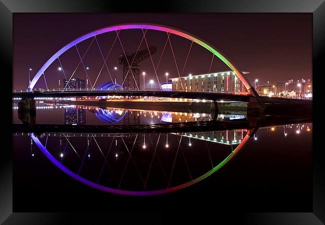  The Squinty Bridge, Glasgow Framed Print by Stephen Taylor