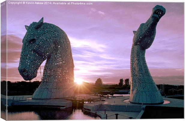  Sunset Over the Kelpies Canvas Print by Kevin Askew