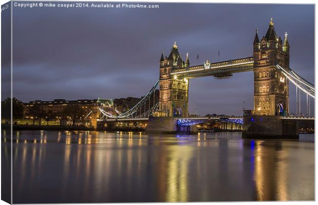  Tower bridge at twilight Canvas Print by mike cooper
