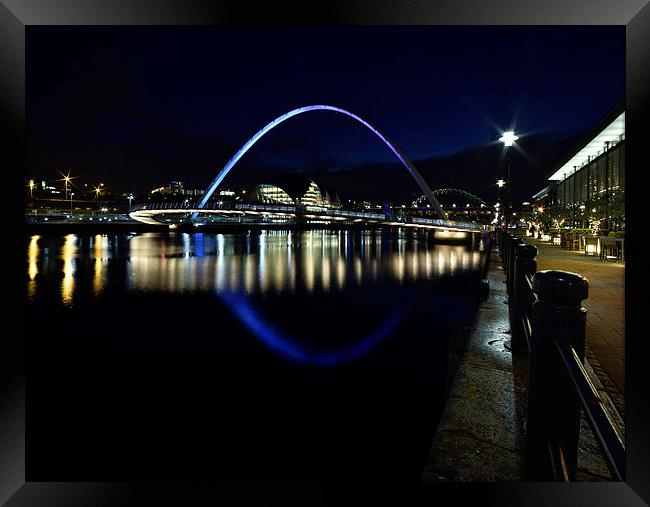  The Gateshead Millenium Bridge Framed Print by Dave Hudspeth Landscape Photography