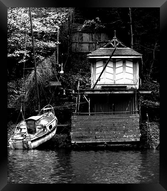 old boat house on rudyard lake in northstaffordshi Framed Print by darren  carter