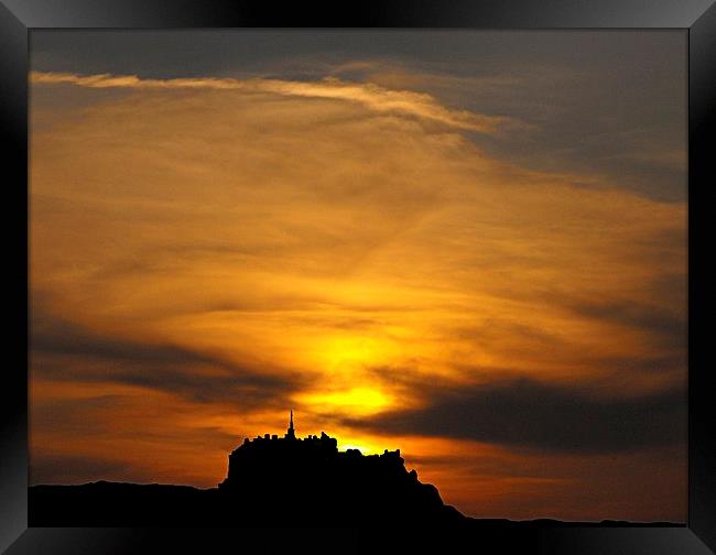  edinburgh castle    Framed Print by dale rys (LP)