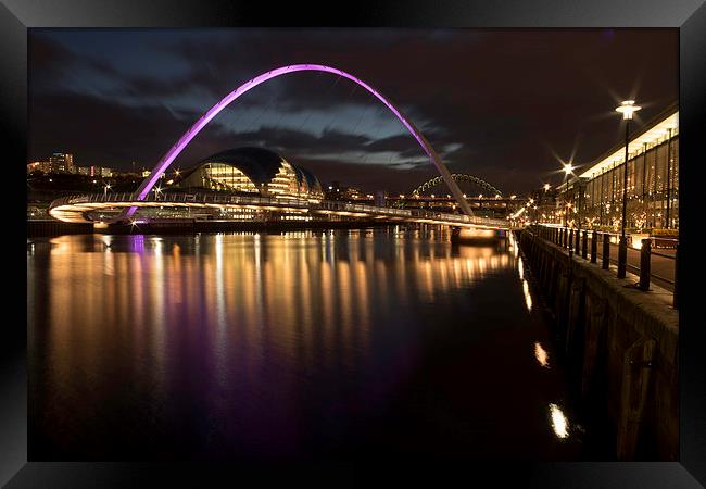  The Gateshead Millennium Bridge  Framed Print by Dave Hudspeth Landscape Photography