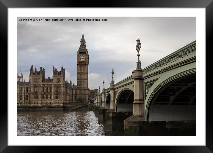 Londons Iconic Landmark Framed Mounted Print by Alan Tunnicliffe