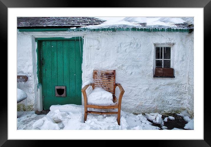  Winter cottage Framed Mounted Print by Rory Trappe
